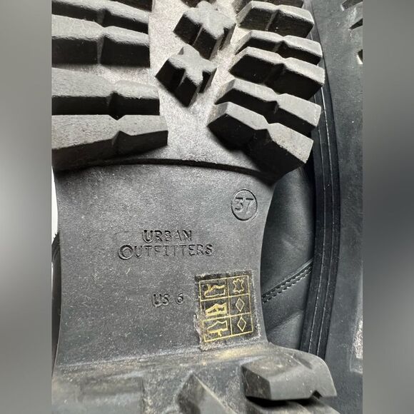 Urban Outfitters Leather Ankle Boots  Black Lace up Size 6 - Picture 6 of 11